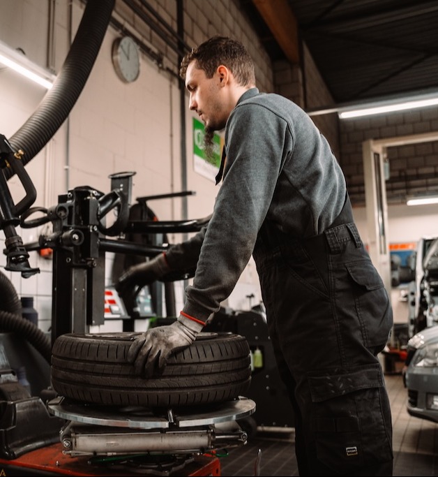 Home Service Image Bandenservice | JAMES Autoservice Tilburg