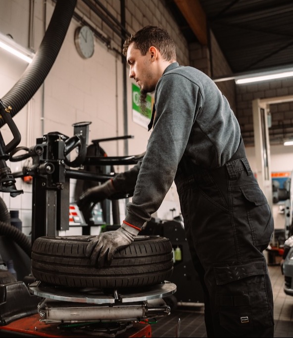 Subpage Listing Image Bandenservice | JAMES Autoservice Tilburg